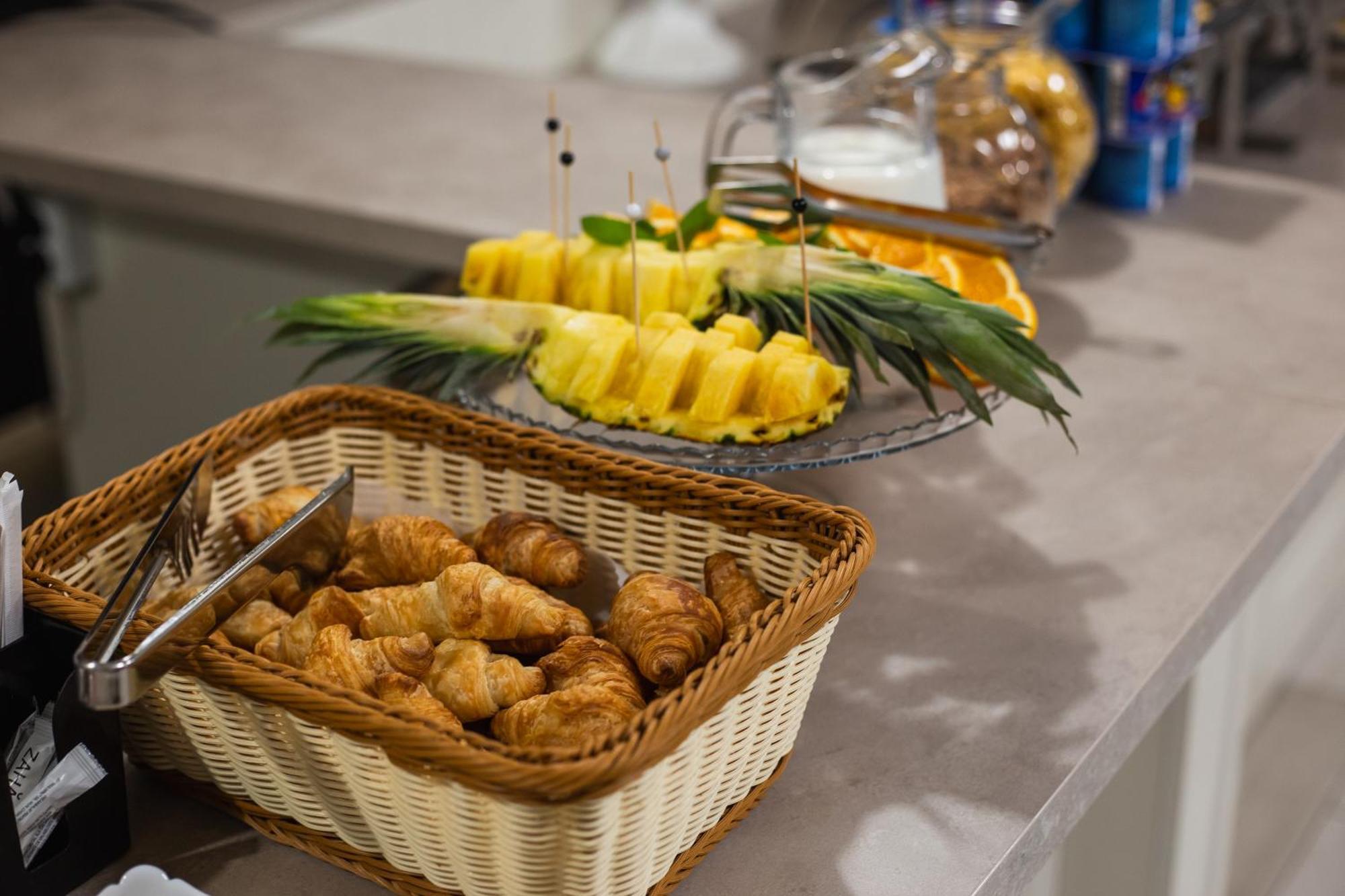 Lidolux Bed & Breakfast Balti Bagian luar foto
